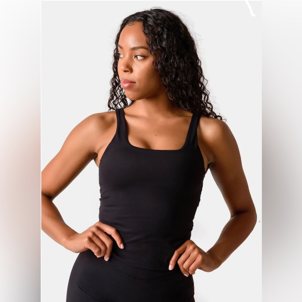 Ellyn Waist Length Tank Top - Black NWT